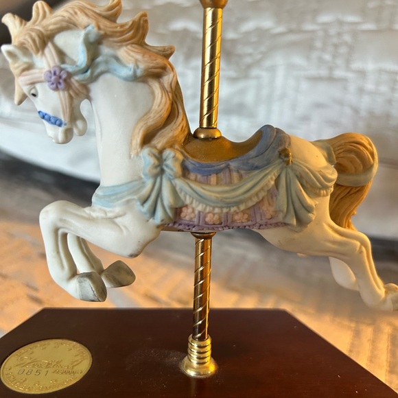 Westland Carousel Horse Music Box - Plays "Carousel Waltz" - #0851 of 15,000 - Picture 4 of 7